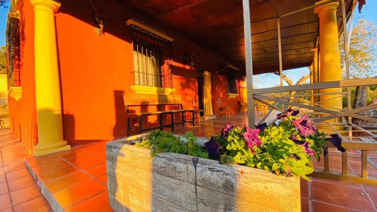 La Canada Villaharta المظهر الخارجي الصورة